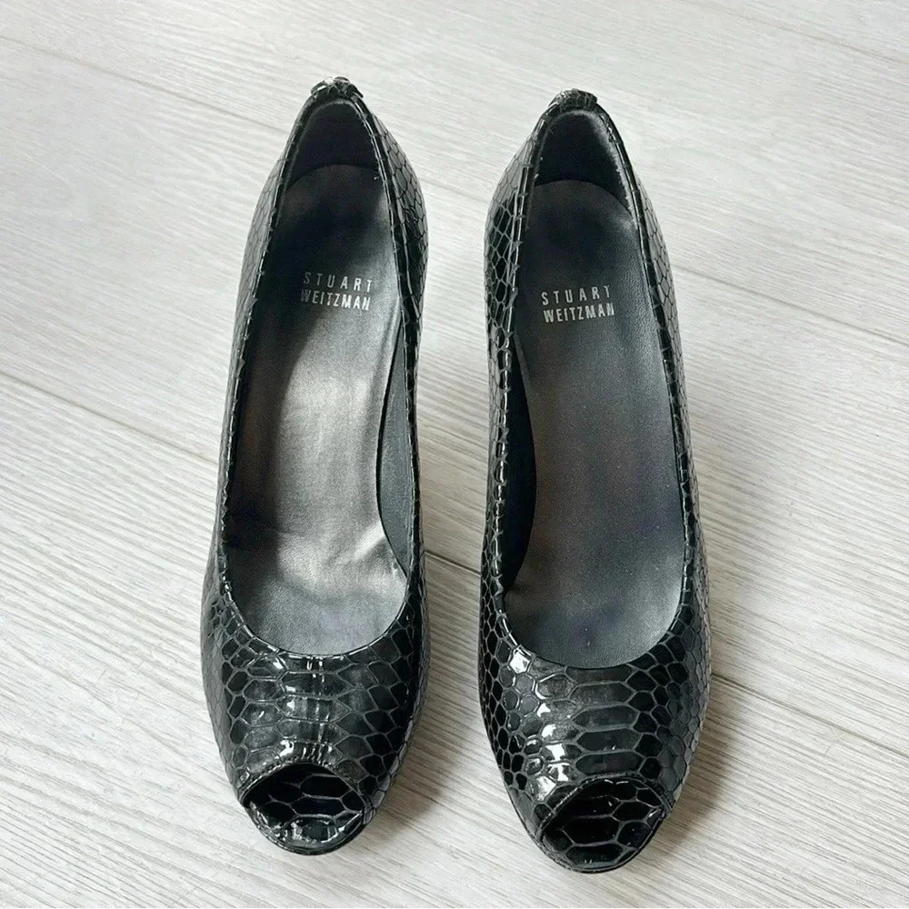 Stuart Weitzman Black Python Embossed Leather Pee… - image 2